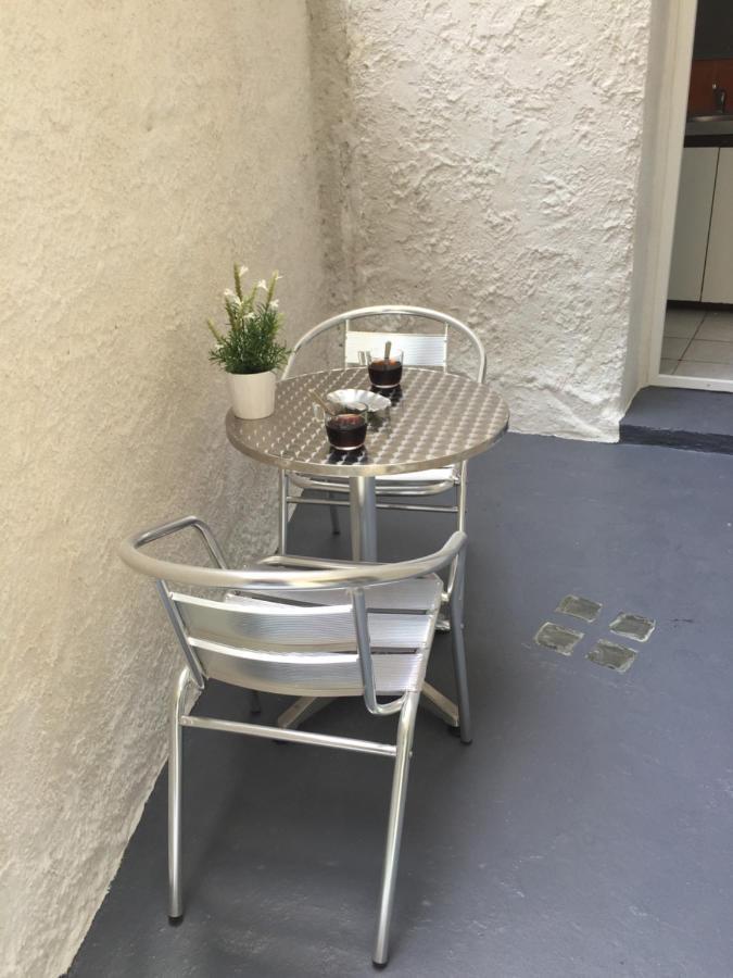 Studio Centre Avec Terrasse Avignon Exterior foto